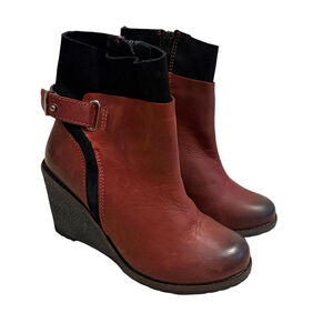 OOBASH Isabel Wine Leather Wedge Bootie Size 6